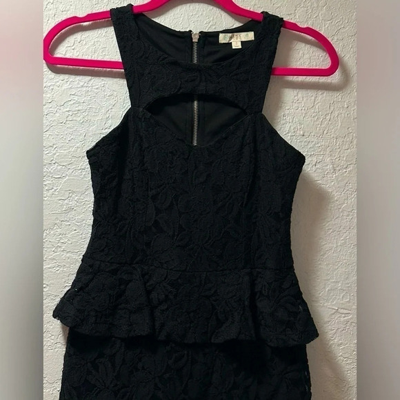 Love Fire Black Lace Dress with Keyhole Front - Picture 2 of 8